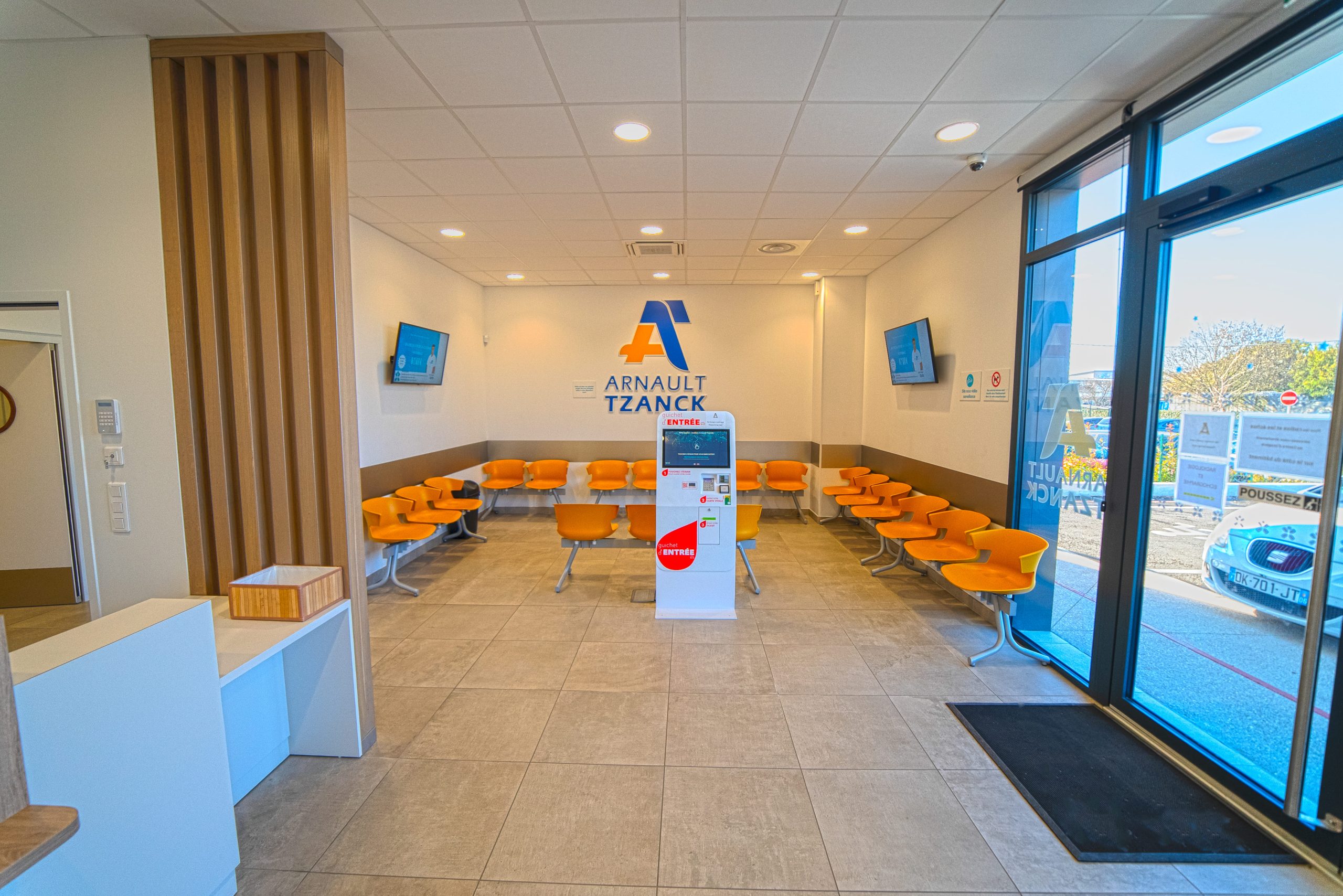 pole-sante-montauroux-salle-attente-2