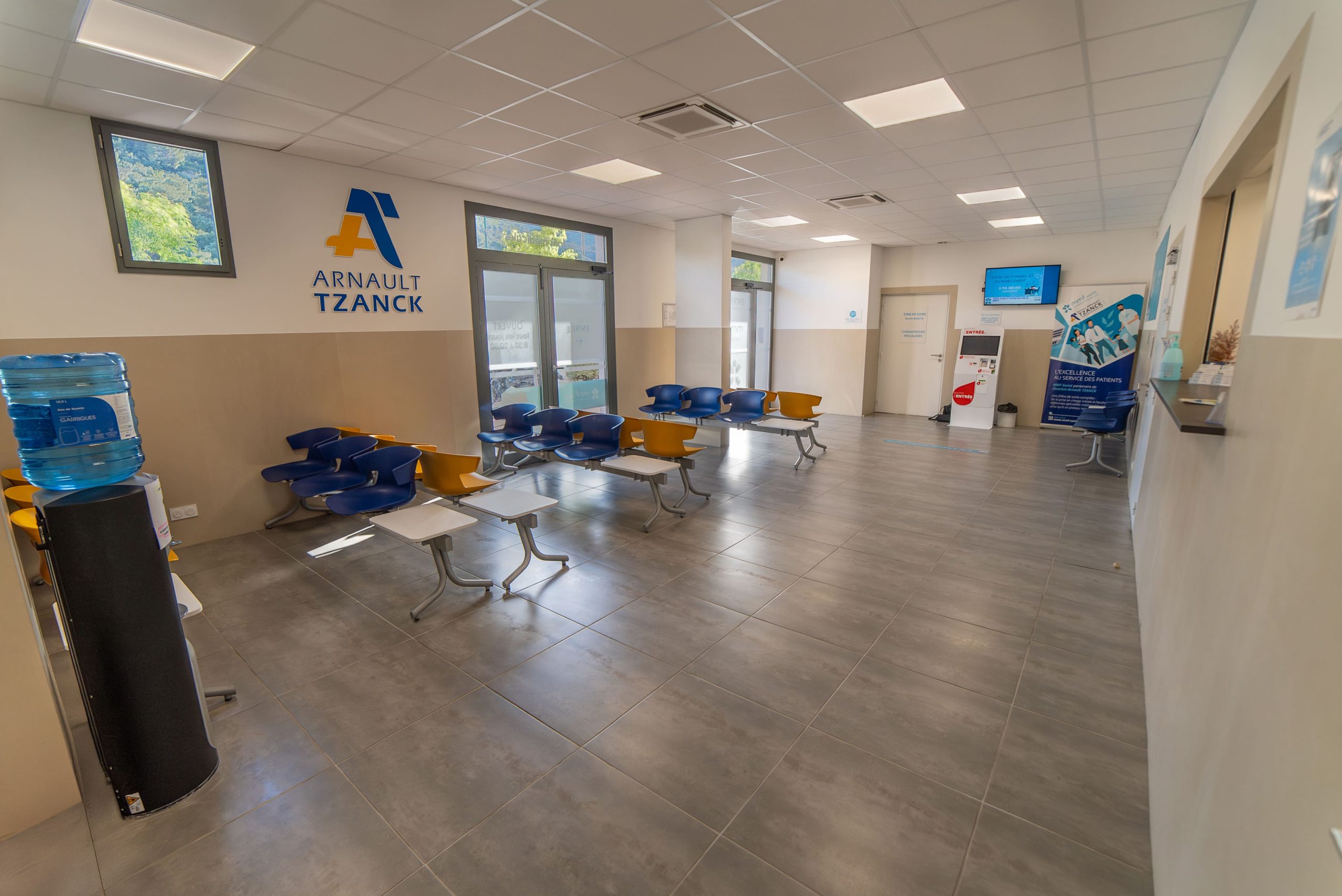 pole-sante-saint-martin-du-var-salle-attente-2