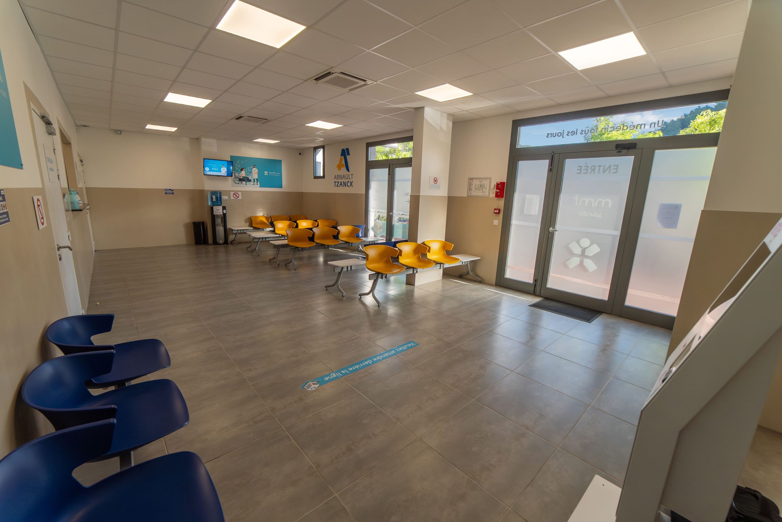 pole-sante-saint-martin-du-var-salle-attente